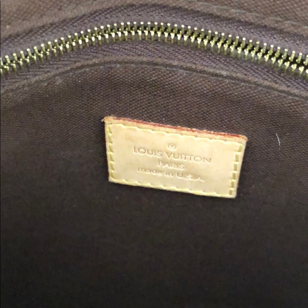 Luis Vuitton cross body - Picture 3 of 5